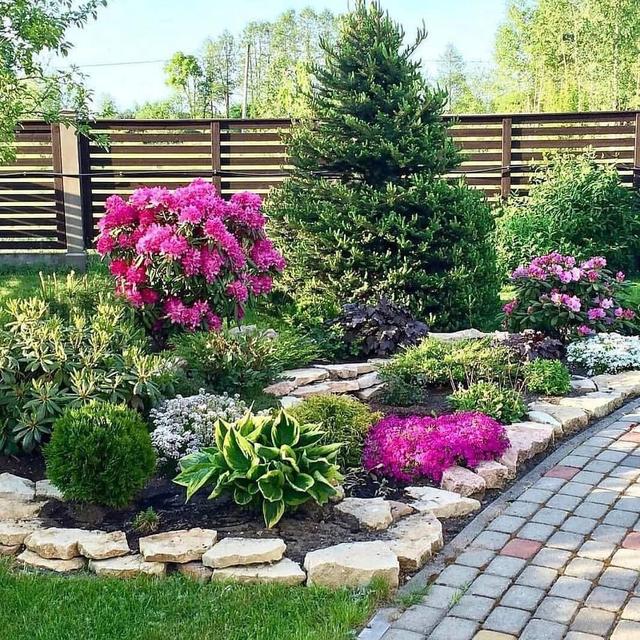 庭院花境的背景和前景設(shè)計讓花境更具戲劇效果